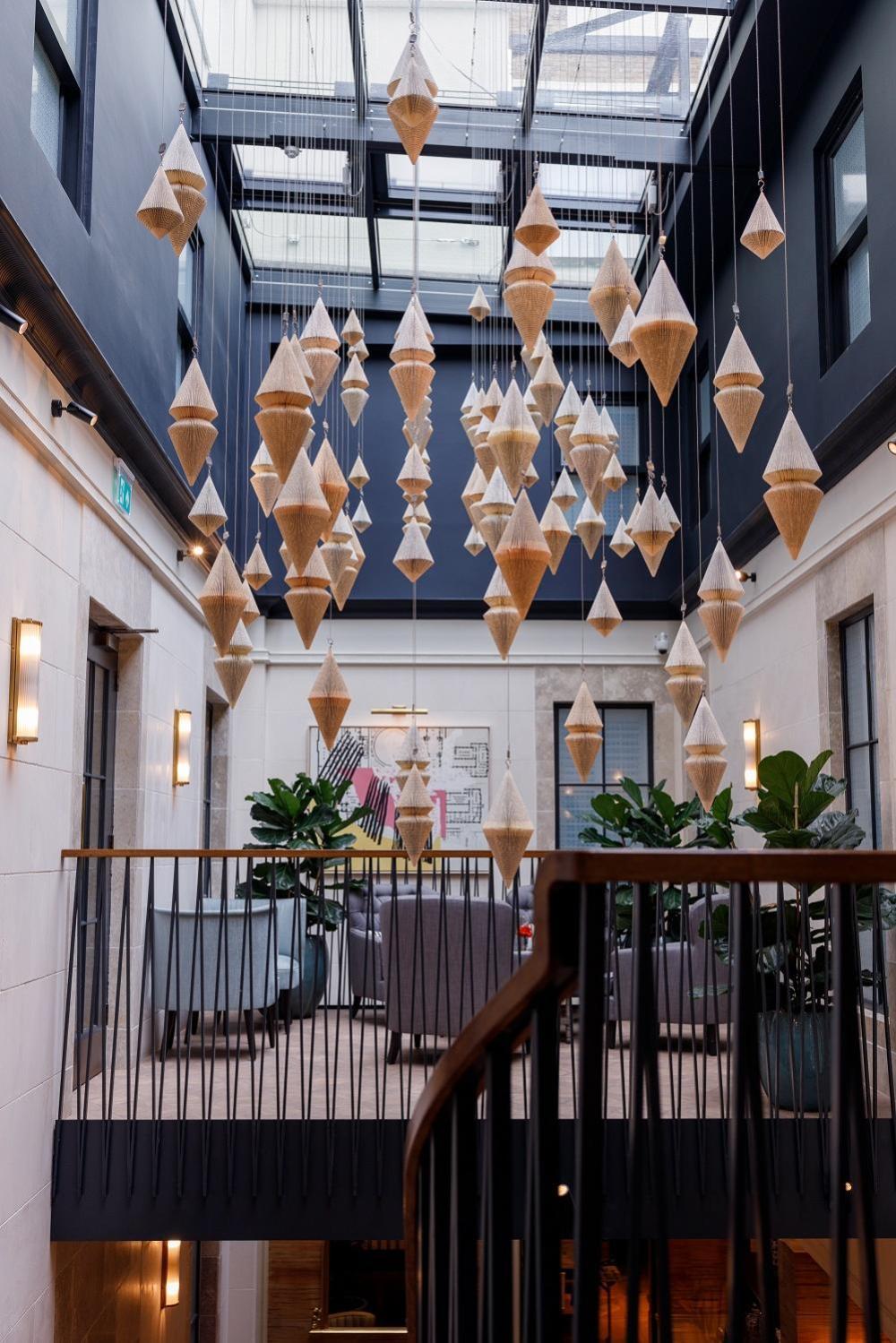 100 Queen'S Gate Hotel London, Curio Collection By Hilton Exteriör bild The interior of the hotel