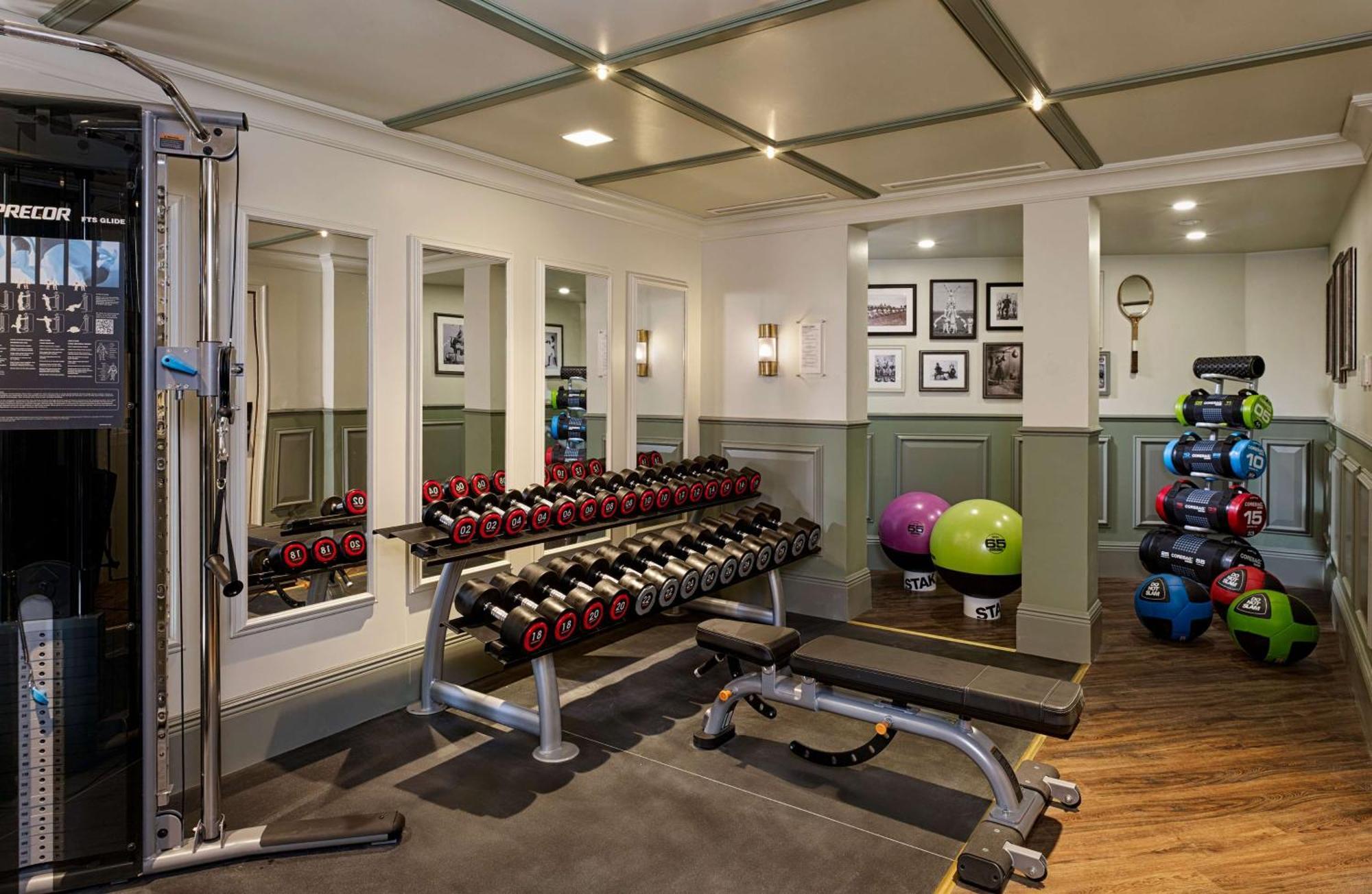 100 Queen'S Gate Hotel London, Curio Collection By Hilton Bekvämligheter bild The gym at The Ivy Spa