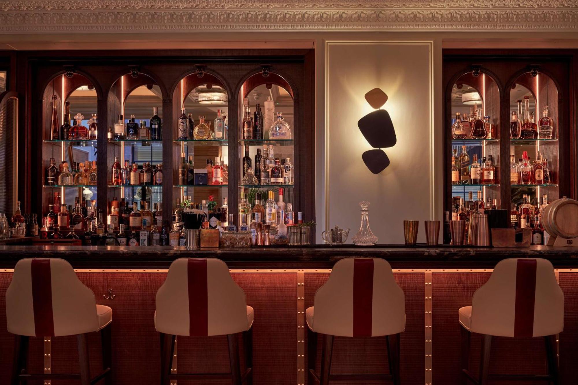 100 Queen'S Gate Hotel London, Curio Collection By Hilton Bekvämligheter bild The Bar at The Ivy Temple Row